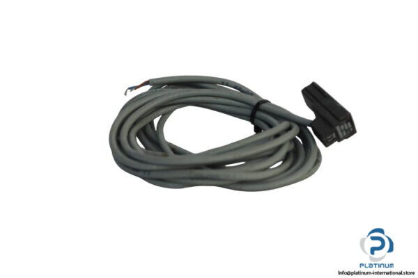 univer-DH-100-electromechanics-proximity-sensor-(used)