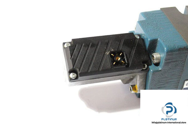 bosch-0-811-404-707-directional-control-valve-pilot-operated-2