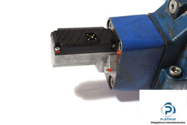 rexroth-r901240380-directional-control-valve-pilot-operated-2