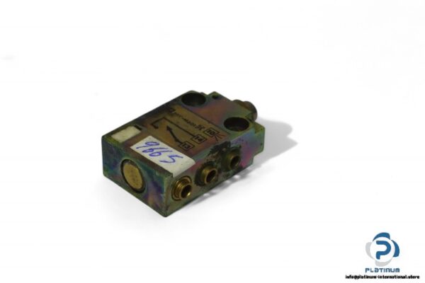 telemecanique-PXC-M601-limit-switch-(Used)