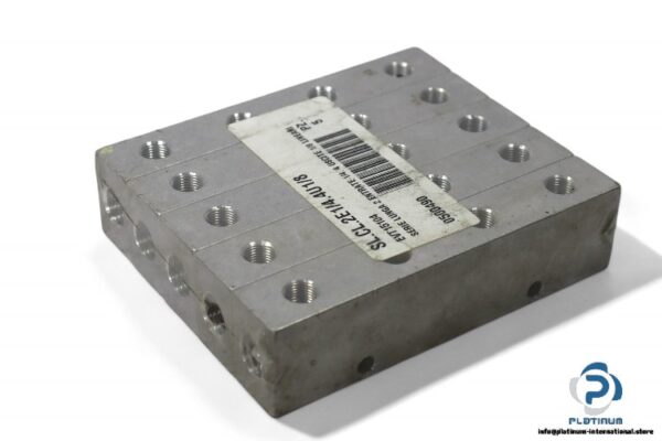 SL.CL.2E1_4.4U1_8-manifold-block-(New)