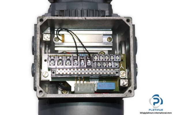 sew-SF57DT80N4MM07BW1-helical-gearmotor(used)-2