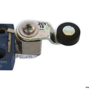telemecanique-ZCMD21-ZCY15-limit-switch-(used)-4