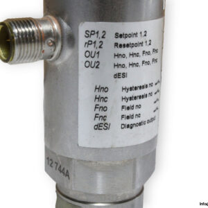 ifm-pn7009-pressure-sensor-with-display-used-2