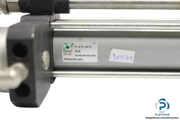pneumax-PN99066.200-pneumatic-cylinder-new-2