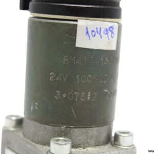 BM41-41604B00-hydraulic-valve-used-1