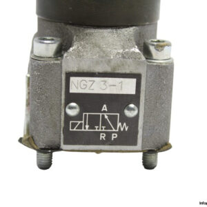 BM41-41604B00-hydraulic-valve-used-3