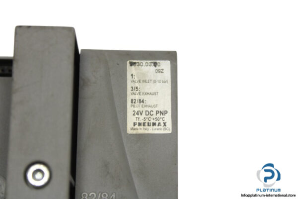 pneumax-OMRB533.A-valve-terminal-used-3