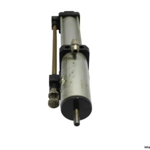 pneumax-1400.40.0200.02.2-pneumatic-cylinder-used-1