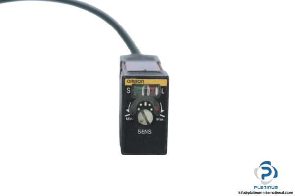 omron-E3S-AT61-D-built-in-amplifier-photoelectric-sensor-(new)-3