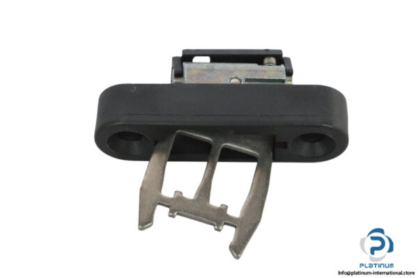 schmersal-AZM-161-B62177-B-actuator-key-(new)-1