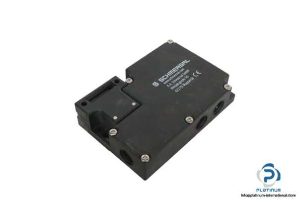 schmersal-AZM-161SK-12_12RK-024-safety-switch-(used)
