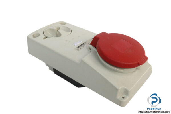 merlin-gerin-82036-interlocked-socket-(used)