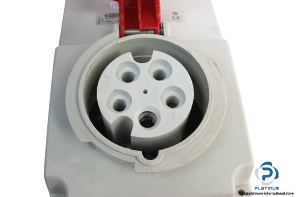 merlin-gerin-82036-interlocked-socket-(used)-2