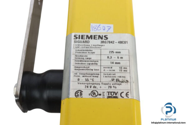 siemens-3RG7842-4BC01-light-curtain-receiver-(used)-4