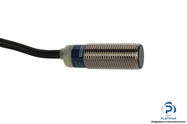 telemecanique-XS1-N12PA349-inductive-proximity-sensor-(new)-1