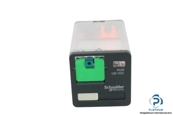 schneider-electric-RUMC31GD-universal-plug-in-relay-(new)-1