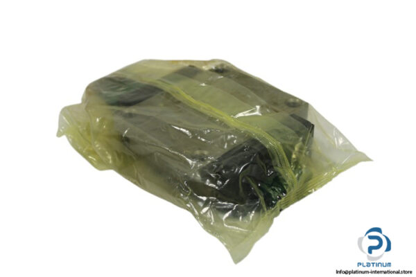 thk-HSR45CA1SS-linear-guideway-block-new-carton-1