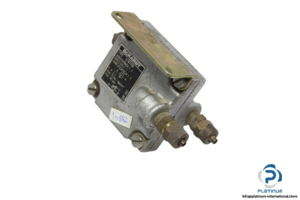 eckardt-6191100-pneumatic-amplifier-(Used)