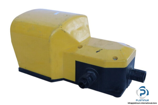 pizzato-PX-10210-single-foot-switch-(used)-2