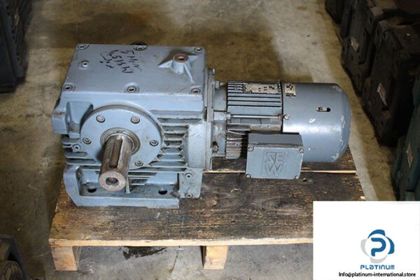 sew-S82DT90L-4BMG_HF-helical-worm-gearmotor