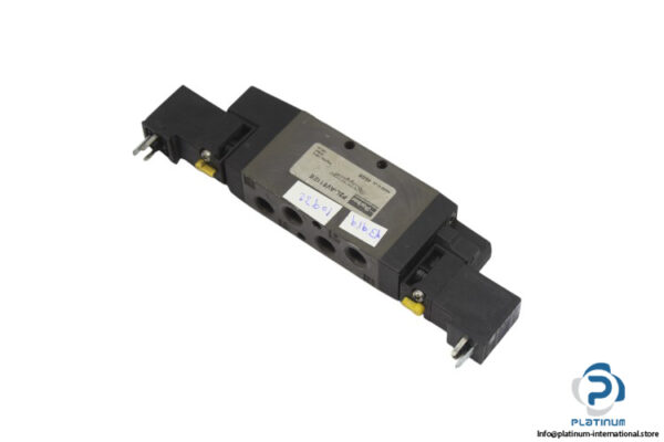 parker-P2L-AV811EE-double-solenoid-valve-(Used)