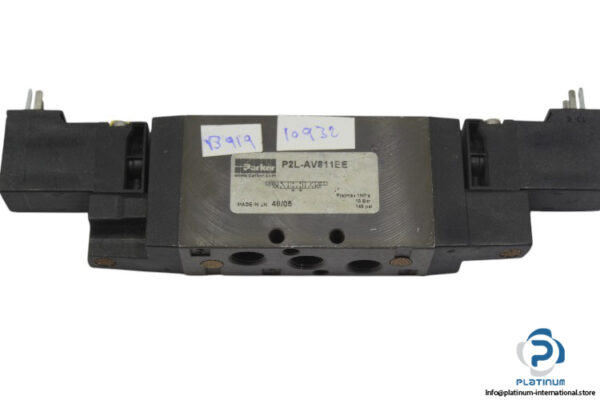 parker-P2L-AV811EE-double-solenoid-valve-(Used)-2