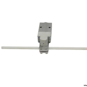 parker-K9-329RF-1_8-directional-control-valve-with-pivoted-lever-(New)