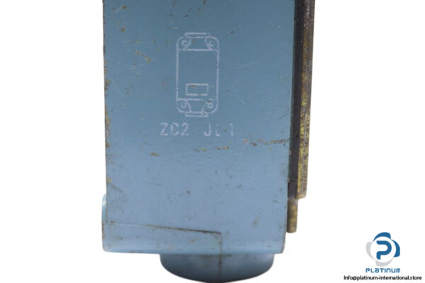 telemecanique-XC2-JC-limit-switch-(used)-3