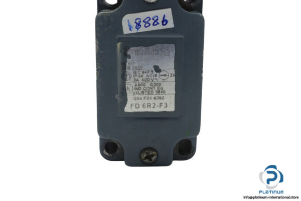 pizzato-FD-6R2-F3-safety-switch-(used)-2