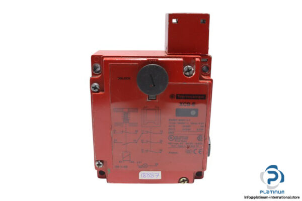telemecanique-XCS-E8511-_-XCS-E-safety-switch-(used)-1
