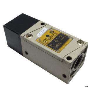 omron-E3N-30DE2-G-diffuse-photoelectric-sensor-(used)