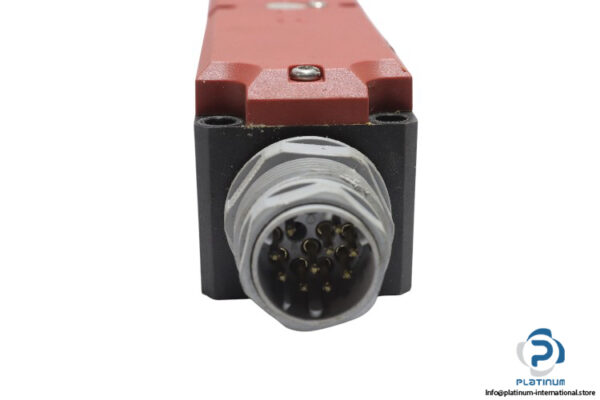 euchner-TP3-4131A024SR11-safety-switch-(used)-1