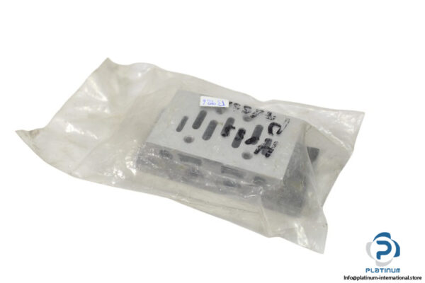 bosch-1825503143-manifold-sub-plate-(New)