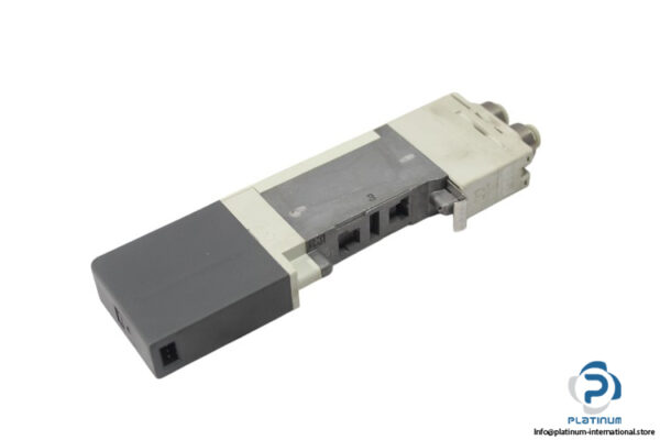 smc-SQ2331N-5-C8-Q-solenoid-valve-(Used)-1