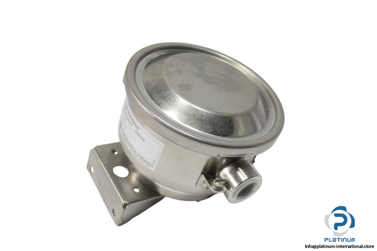 cella-MWXXUR-weatherproof-modular-pressure-switch-(New)