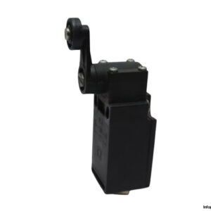 pizzato-FR-530-position-switch-with-roller-lever-(used)-1