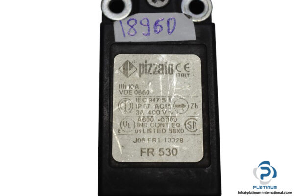pizzato-FR-530-position-switch-with-roller-lever-(used)-2