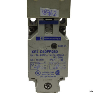 telemecanique-XS7-C40FP260-inductive-sensor-(used)-2