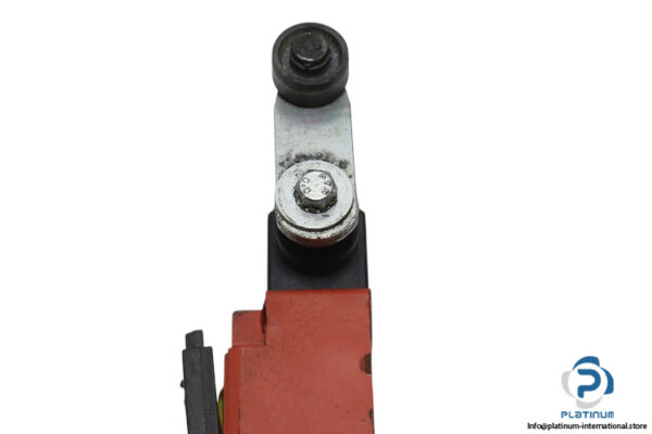 bernstein-88-SU1Z-AHS-plastic-bodied-limit-switch-(used)-1