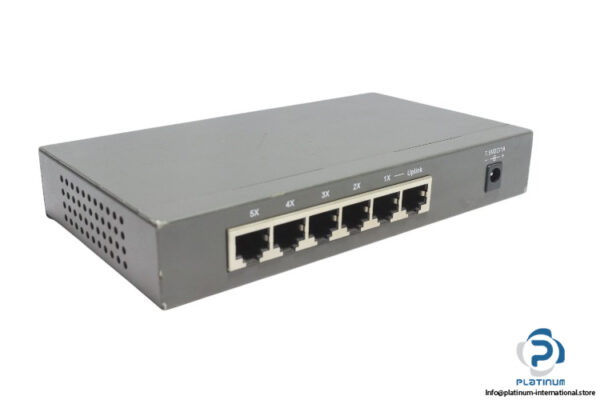 d-link-DES-1005D-ethernet-switch-(used)