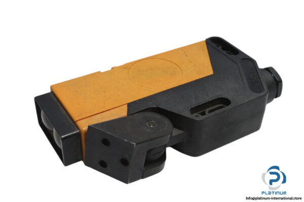 ifm-OP5030-diffuse-reflection-sensor-(used)-1