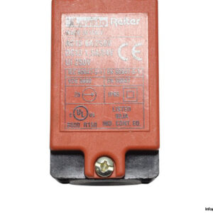 lovato-RS2-11-10P-limit-switch-(used)-3