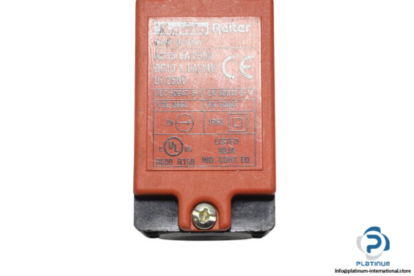 lovato-RS2-11-10P-limit-switch-(used)-3