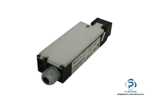 moeller-AT0-02-24DMT-ZBZ_X-SAFETY-interlock-switch-(used)