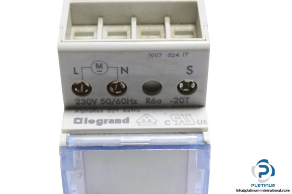 legrand-047-64-astronomical-time-switch-(used)-2