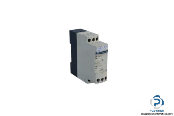 telemecanique-RM4TR32-control-relay-(used)