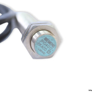 siemens-3RG4012-0KA00-inductive-sensor-(used)-2