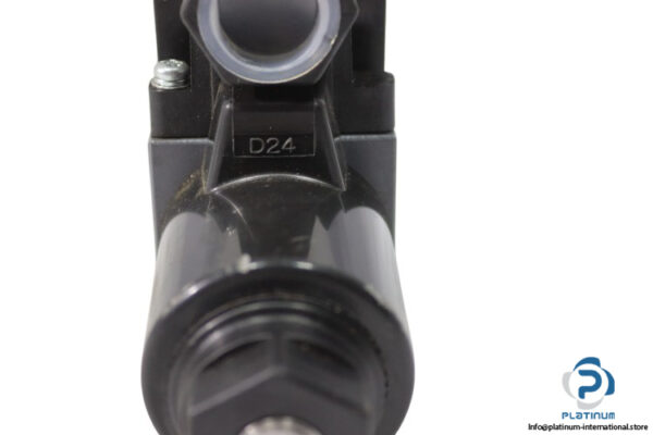 tokyo-keiki-DG4V-3-2A-M-P7-H-7-54-solenoid-operated-directional-control-valve-new-1