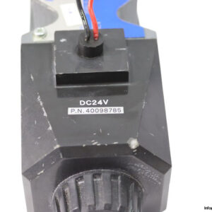 tokyo-keiki-DG4V-5-6C-M-KU4-H-7-40-JA911-solenoid-operated-directional-control-valve-used-1